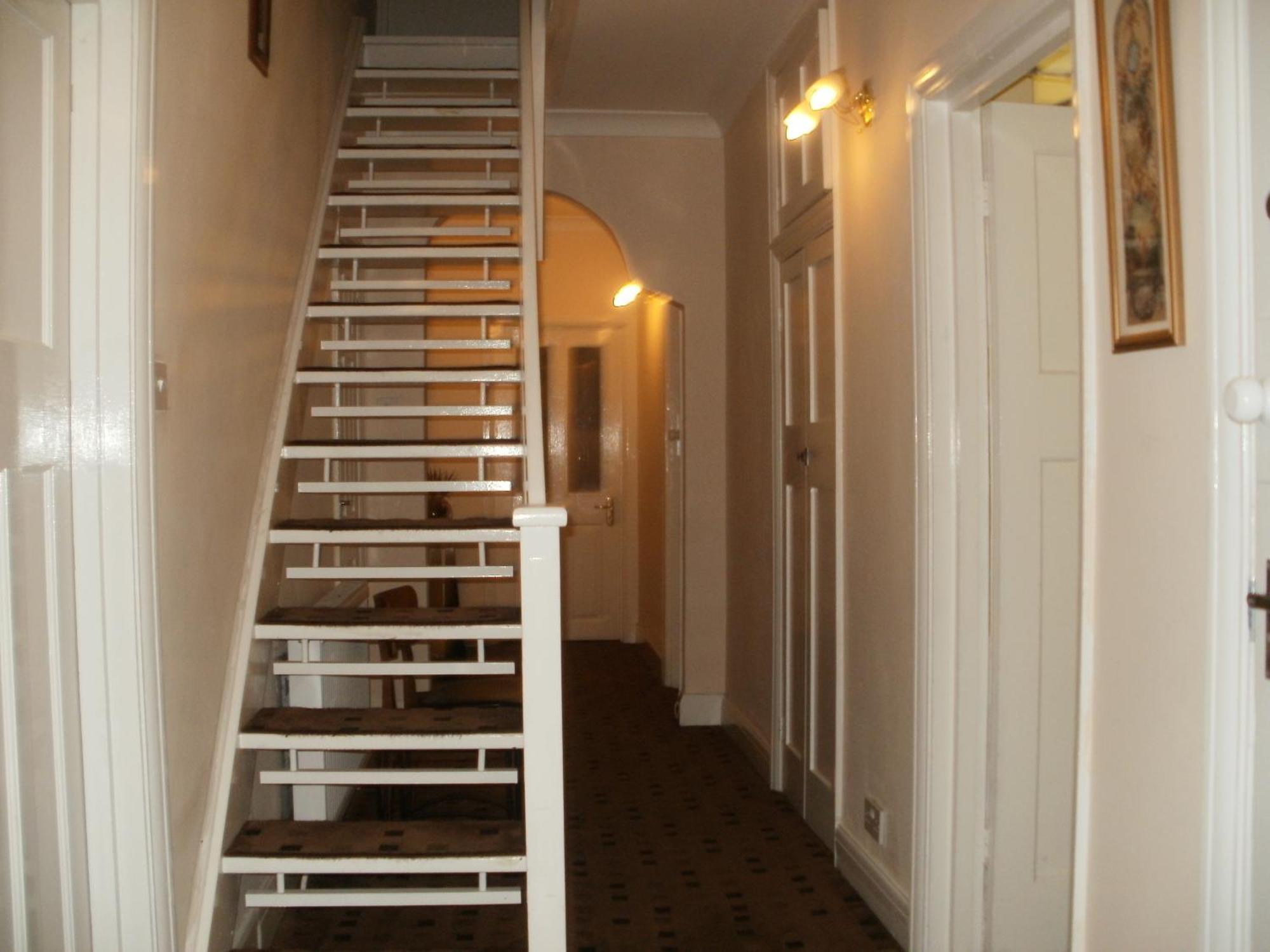 London Heathrow Guesthouse Ґіллінґдон Екстер'єр фото